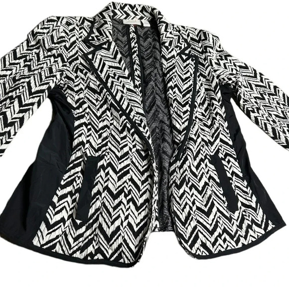 Chico chevron textured fitted one button closure blazer,
Multi media, NWOT - Picture 4 of 15